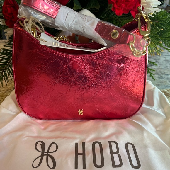 NEW HOBO Rosa Crossbody
Metallic Leather Strawberry Fields - Picture 2 of 14